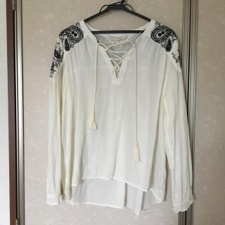 ザラ(ZARA)のZARA 刺繍ブラウス(シャツ/ブラウス(長袖/七分))