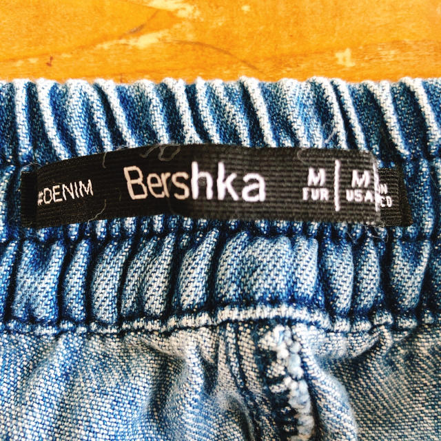 Bershka(ベルシュカ)のBershka フリンジワイドパンツ レディースのパンツ(デニム/ジーンズ)の商品写真