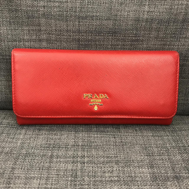 PRADA(プラダ)のPRADA　長財布　プラダ　財布　サフィアーノ　赤 レディースのファッション小物(財布)の商品写真