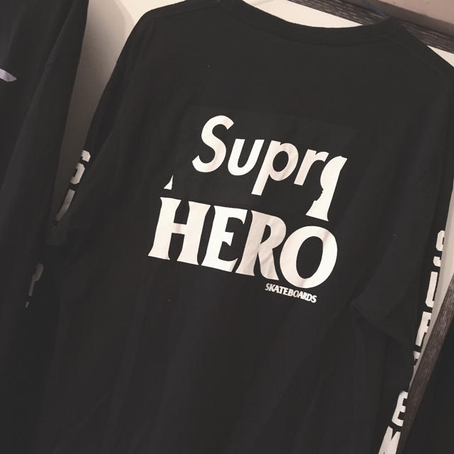 supreme anti hero ロンT