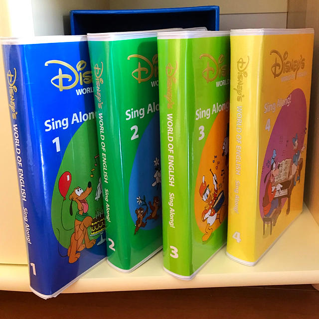 Disney(ディズニー)のDWE シングアロング4巻セット VHS版 再生確認済 sing along! キッズ/ベビー/マタニティのおもちゃ(知育玩具)の商品写真