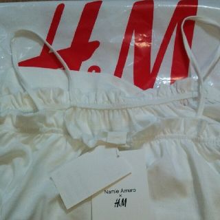 エイチアンドエム(H&M)のSHIHO様専用  安室奈美恵 H&Mコラボ オフショルダー S(Tシャツ(半袖/袖なし))