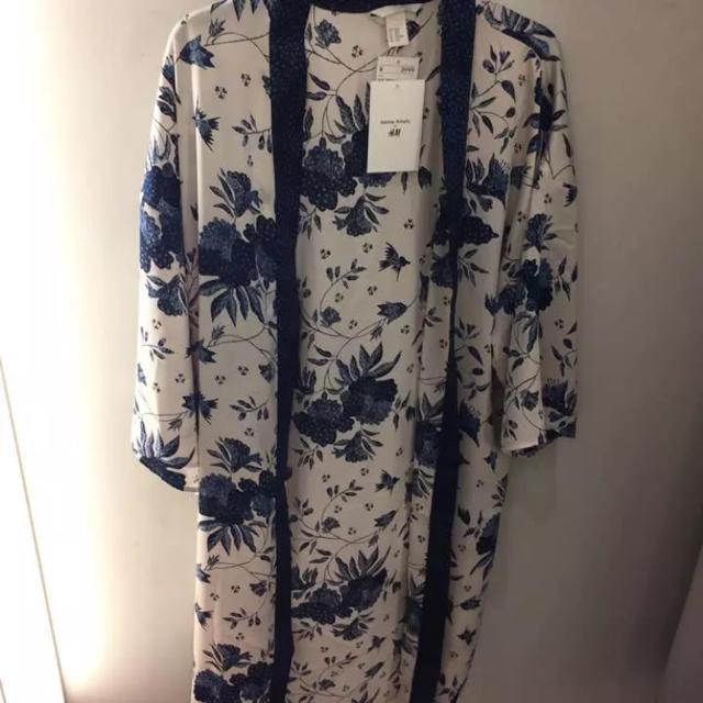 H&M(エイチアンドエム)の安室奈美恵  ガウン レディースのジャケット/アウター(ガウンコート)の商品写真