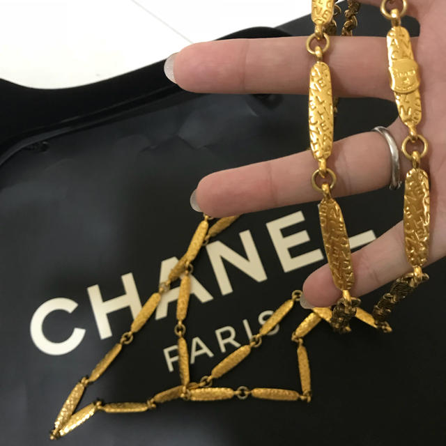 CHANEL(シャネル)のシャネル ヴィンテージ ロングネックレス  ベルト レディースのアクセサリー(ネックレス)の商品写真