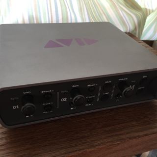 Avid Mbox(オーディオインターフェイス)