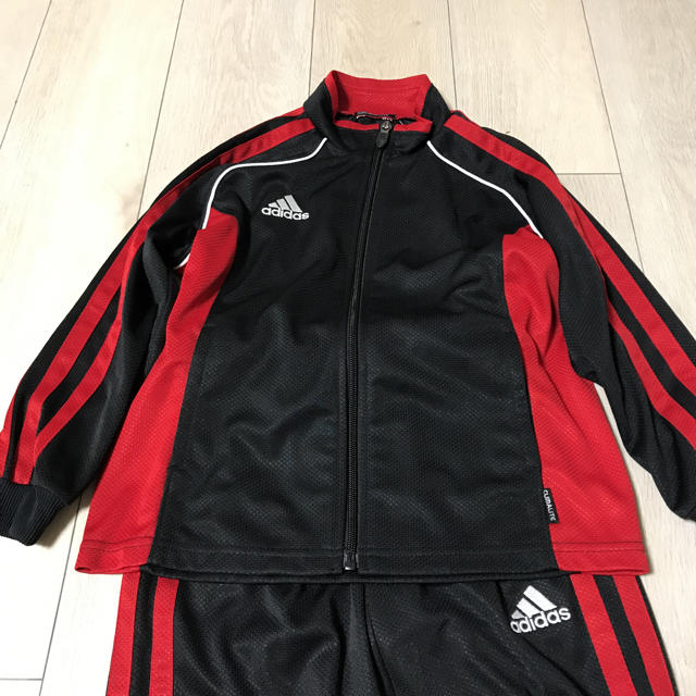 adidas(アディダス)のadidasジャージ120センチ3点セット キッズ/ベビー/マタニティのキッズ服男の子用(90cm~)(その他)の商品写真