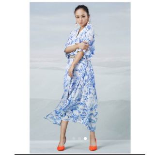 エイチアンドエム(H&M)の♡新品未使用♡安室奈美恵　H&M限定コラボ　花柄ワンピース(ロングワンピース/マキシワンピース)