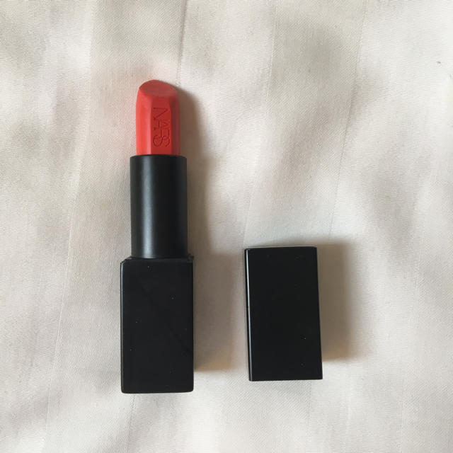 NARS(ナーズ)のNARS オーディシャスリップスティック9469 コスメ/美容のベースメイク/化粧品(口紅)の商品写真