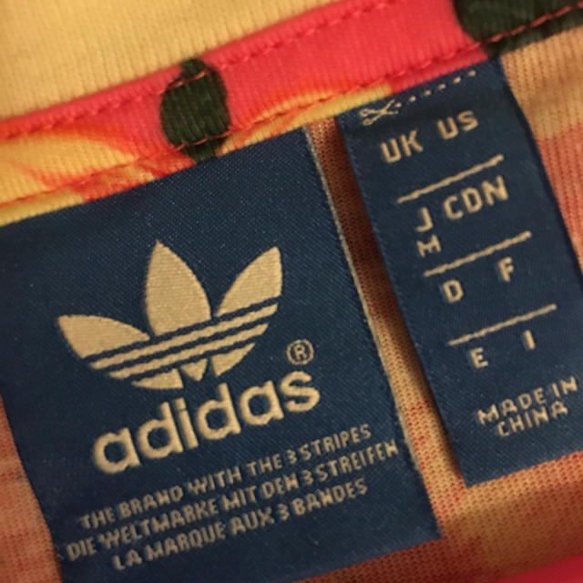 adidas(アディダス)の美品♡アディダス オリジナル ファーム コラボ 花柄 Tシャツ ピンク レディースのトップス(Tシャツ(半袖/袖なし))の商品写真