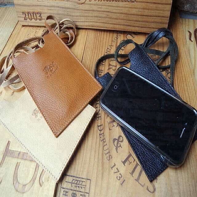 Il Bisonte イルビゾンテ携帯ケース黒iphone の通販 By Yama S Shop イルビゾンテならラクマ