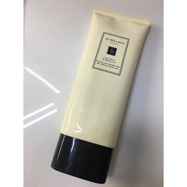 Jo Malone(ジョーマローン)の♡chipi♡様専用☆Jo Maloneシャワージェル コスメ/美容のボディケア(ボディソープ/石鹸)の商品写真