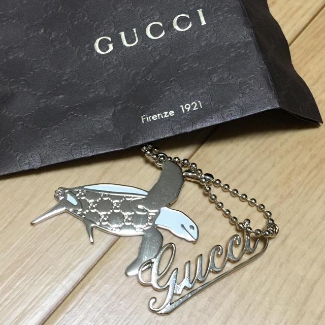 Gucci(グッチ)のGUCCI ☆ハワイ☆カメのチャーム/キーチェーン レディースのアクセサリー(チャーム)の商品写真