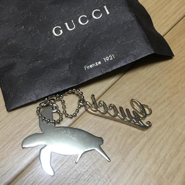 Gucci(グッチ)のGUCCI ☆ハワイ☆カメのチャーム/キーチェーン レディースのアクセサリー(チャーム)の商品写真