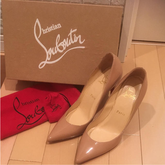 Christian Louboutin(クリスチャンルブタン)の美品 ルブタン パテント パンプス レディースの靴/シューズ(ハイヒール/パンプス)の商品写真