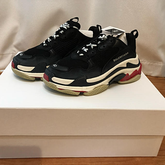 Balenciaga(バレンシアガ)のBalenciaga triple s 40 バレンシアガ トリプルS メンズの靴/シューズ(スニーカー)の商品写真