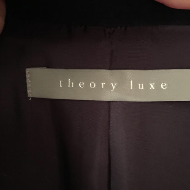 Theory luxe(セオリーリュクス)の【最終価格】Theory luxe☆濃紺チェスターコート未使用★毛100% レディースのジャケット/アウター(チェスターコート)の商品写真