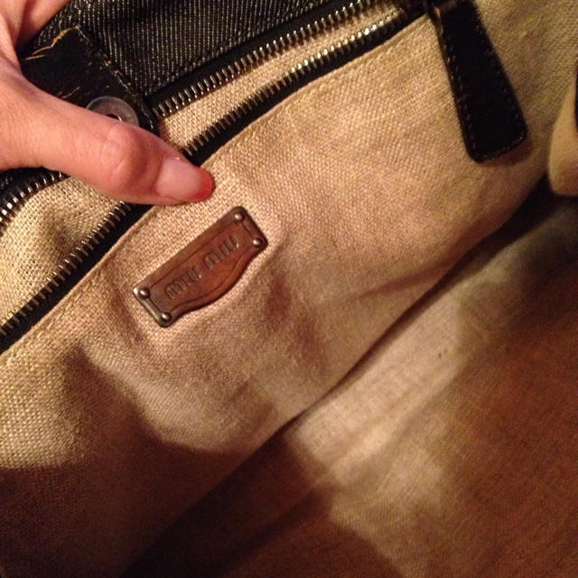 miumiu(ミュウミュウ)のmiumiuデニムバッグ※値下げ‼ レディースのバッグ(トートバッグ)の商品写真