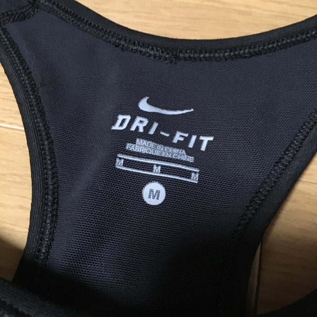 NIKE(ナイキ)のナイキ DRY-FIT カップ付き タンクトップ スポーツ/アウトドアのランニング(ウェア)の商品写真