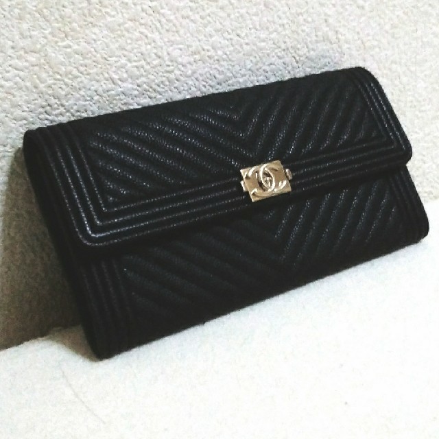 激安の CHANEL - にゃぁ!!☆CHANELボーイシャネルフラップ長財布