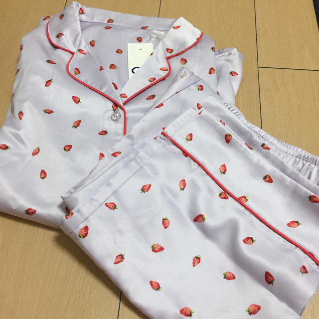 GU ジーユー パジャマ いちご