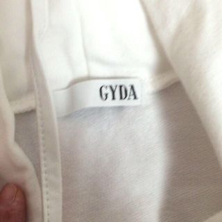 ジェイダ(GYDA)のGYDA トップス パーカー(パーカー)