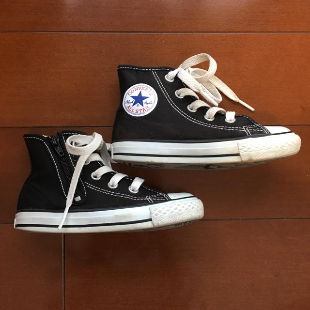 CONVERSE(コンバース)のらん様専用♡コンバース ハイカット 黒 キッズ/ベビー/マタニティのキッズ靴/シューズ(15cm~)(スニーカー)の商品写真