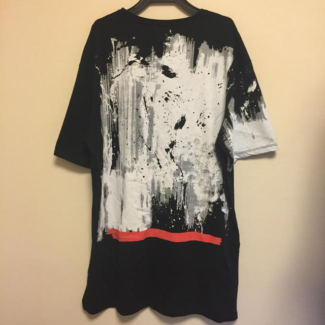 ZARA(ザラ)の 2017AW ZARA ペンキ グラフィック プリント Tシャツ 黒 XL メンズのトップス(Tシャツ/カットソー(半袖/袖なし))の商品写真