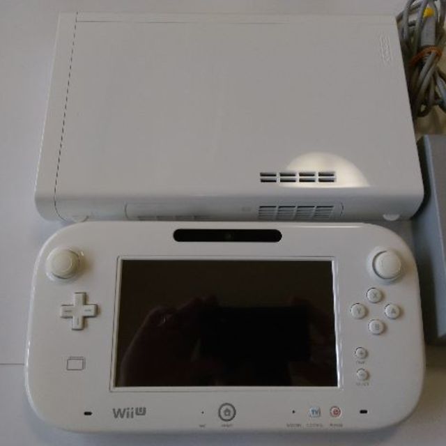 Wii U(ウィーユー)の送料無料 Wii U マリオカート8 セット 32GB エンタメ/ホビーのゲームソフト/ゲーム機本体(家庭用ゲーム機本体)の商品写真