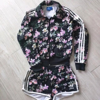 アディダス(adidas)のadidas☆花柄セットアップジャージ(ジャージ)