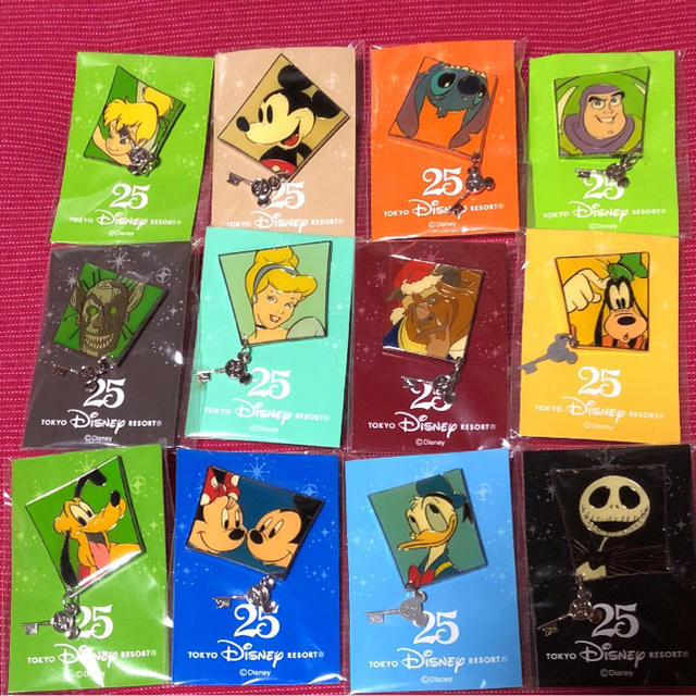 Disney ディズニー 25周年 ピンバッチ 非売品の通販 By Mana S Shop ディズニーならラクマ