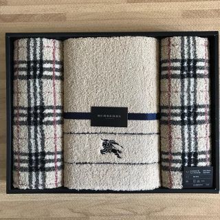 バーバリー(BURBERRY)のちぃこ様 専用 バーバリーバスタオル  新品(タオル/バス用品)