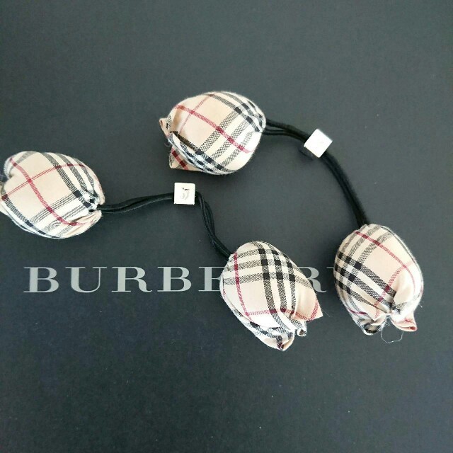 BURBERRY(バーバリー)の正規品　バーバリー　ヘアゴム　2個セット　ノバチェック柄　BURBERRY　 レディースのヘアアクセサリー(ヘアゴム/シュシュ)の商品写真