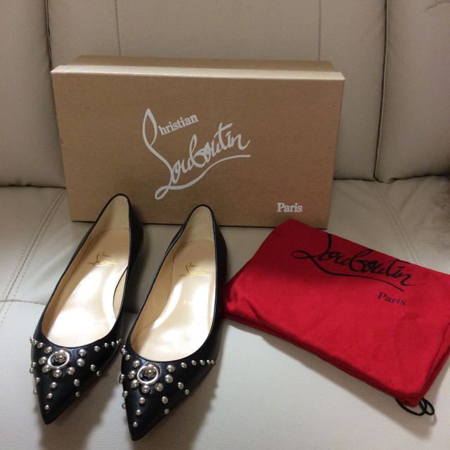 Christian Louboutin(クリスチャンルブタン)のsmiley's様 専用 新品★ ルブタン スタッズ フラットシューズ 38 レディースの靴/シューズ(その他)の商品写真