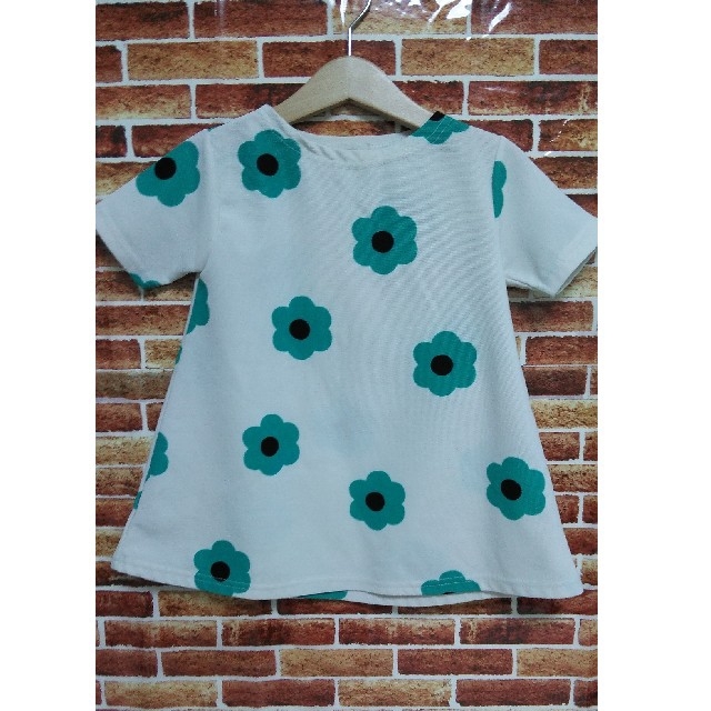 GREEN TOMATO(グリーントマト)のTシャツ キッズ/ベビー/マタニティのキッズ服女の子用(90cm~)(Tシャツ/カットソー)の商品写真