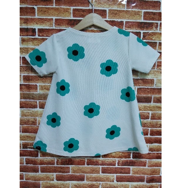 GREEN TOMATO(グリーントマト)のTシャツ キッズ/ベビー/マタニティのキッズ服女の子用(90cm~)(Tシャツ/カットソー)の商品写真