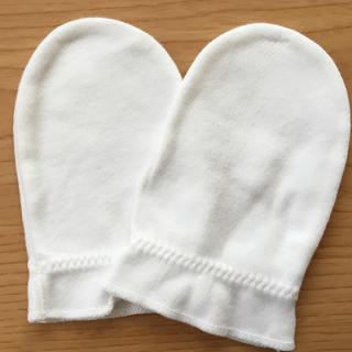 ファミリア(familiar)の美品⭐️ファミリア⭐️新生児用手袋⭐️ミトン (手袋)