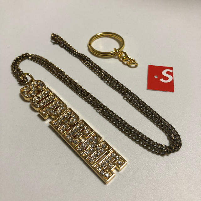 Supreme(シュプリーム)のSupreme Block Logo Keychain SNS話題ネックレス変更 メンズのファッション小物(キーホルダー)の商品写真