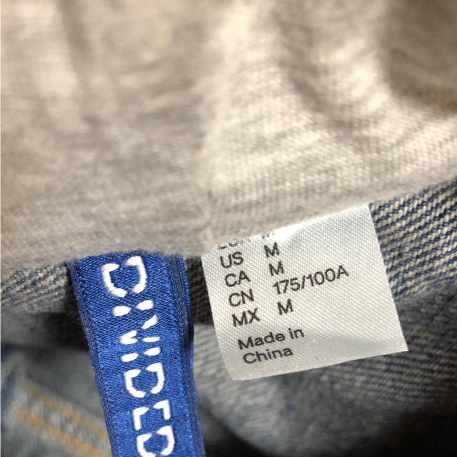 H&M(エイチアンドエム)のデニムジャケット メンズのジャケット/アウター(Gジャン/デニムジャケット)の商品写真
