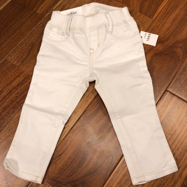 babyGAP(ベビーギャップ)のGAPストレッチホワイトデニム キッズ/ベビー/マタニティのベビー服(~85cm)(パンツ)の商品写真