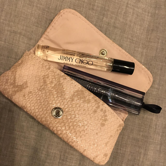 JIMMY CHOO(ジミーチュウ)の【新品未使用】JMMY CHOO ケース付き香水 コスメ/美容の香水(香水(女性用))の商品写真