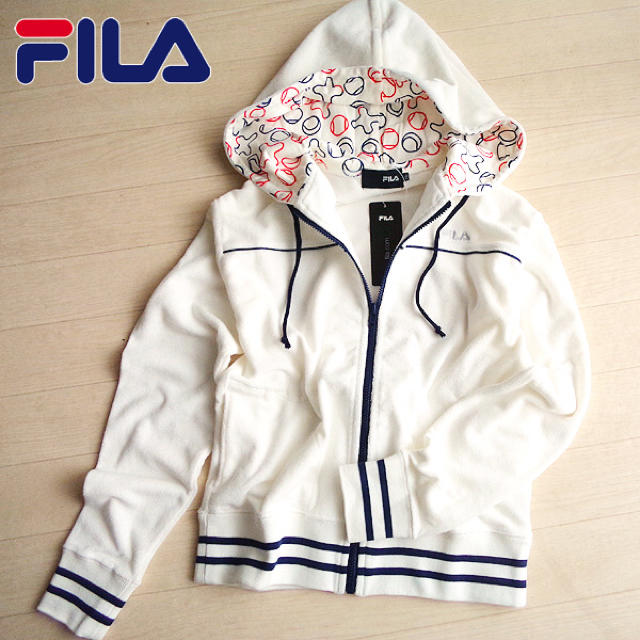 FILA(フィラ)の新品 FILA 150サイズ パイル地パーカー ホワイト×ネイビー キッズ/ベビー/マタニティのキッズ服女の子用(90cm~)(ジャケット/上着)の商品写真