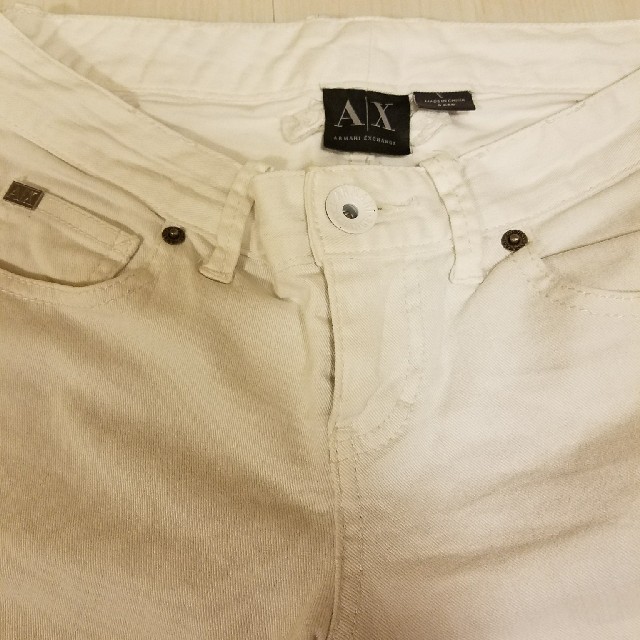 ARMANI EXCHANGE(アルマーニエクスチェンジ)のARMANI　EXCHANGE  白　スキニーデニム レディースのパンツ(デニム/ジーンズ)の商品写真