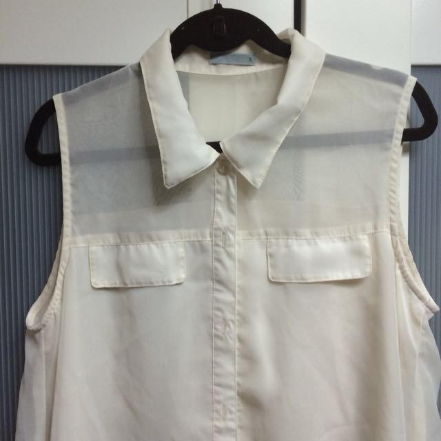 GU(ジーユー)のノースリーブシャツ レディースのトップス(シャツ/ブラウス(半袖/袖なし))の商品写真