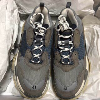 バレンシアガ(Balenciaga)のBalenciaga triple s グレー 新品 ザマスさん専用(スニーカー)