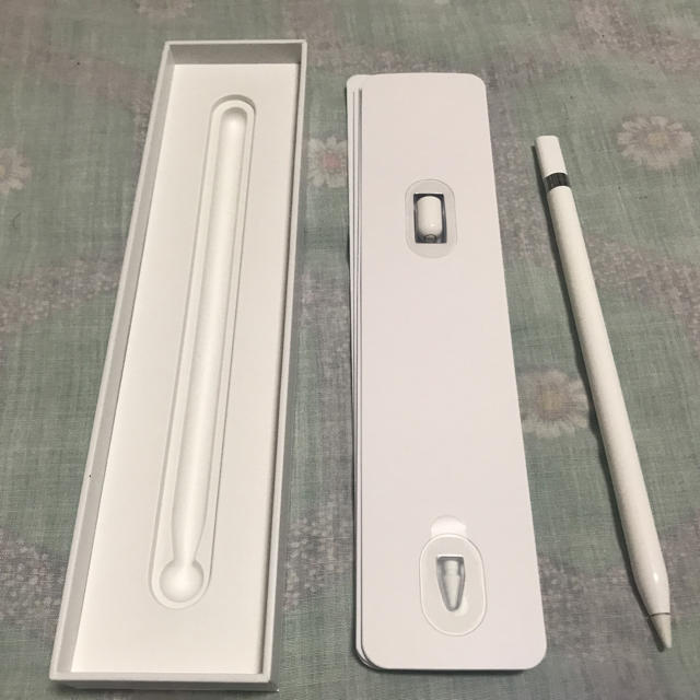 Apple(アップル)のiPad Pro 12.9 128G シルバー au +Apple Pencil スマホ/家電/カメラのPC/タブレット(タブレット)の商品写真