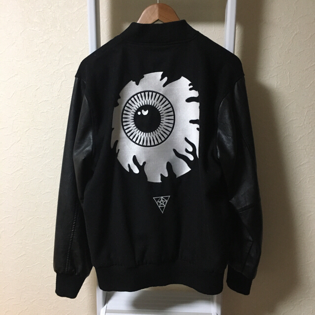 mishka スタジャン　マホト着用