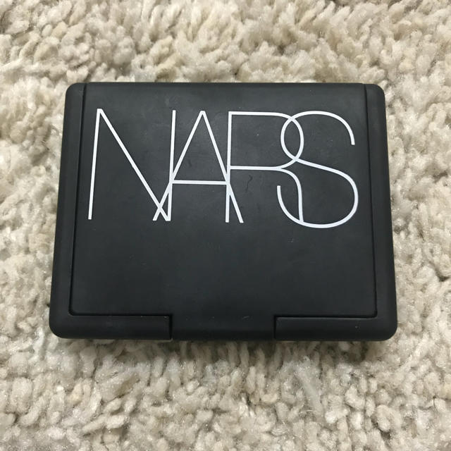 NARS(ナーズ)のNARSハイライティングブラッシュパウダー コスメ/美容のベースメイク/化粧品(チーク)の商品写真