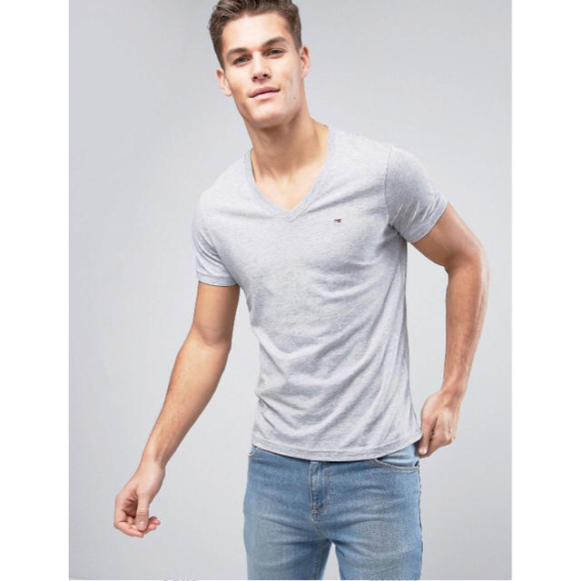 TOMMY HILFIGER(トミーヒルフィガー)の新品 Tommy Hilfiger Mサイズ グレー Tシャツ ユニセックス メンズのトップス(Tシャツ/カットソー(半袖/袖なし))の商品写真