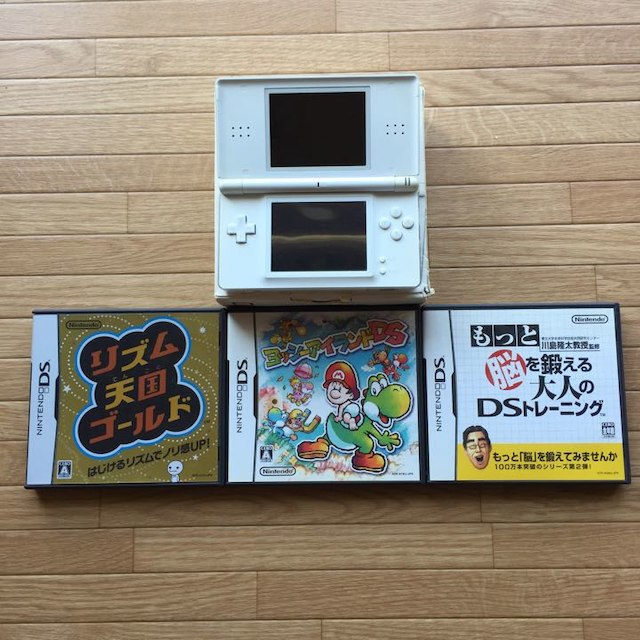 ニンテンドーDS(ニンテンドーDS)のNintendo 任天堂 DS lite 本体 ソフトセット エンタメ/ホビーのゲームソフト/ゲーム機本体(携帯用ゲーム機本体)の商品写真