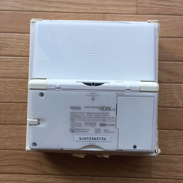 ニンテンドーDS(ニンテンドーDS)のNintendo 任天堂 DS lite 本体 ソフトセット エンタメ/ホビーのゲームソフト/ゲーム機本体(携帯用ゲーム機本体)の商品写真